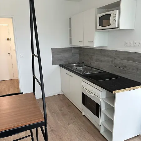 - Apartmán